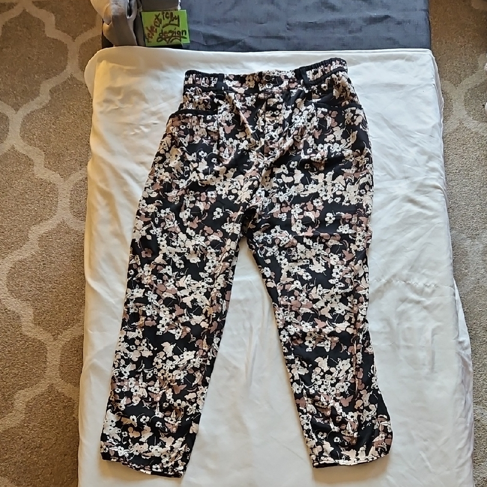 Cartonnier Black Floral Print Elastic Waist Pants